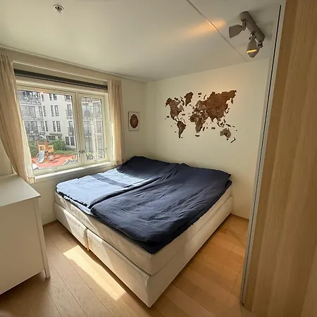 Modern & Cozy Near Center