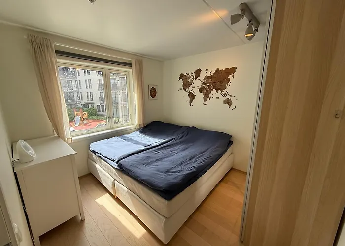 Modern & Cozy Near Center