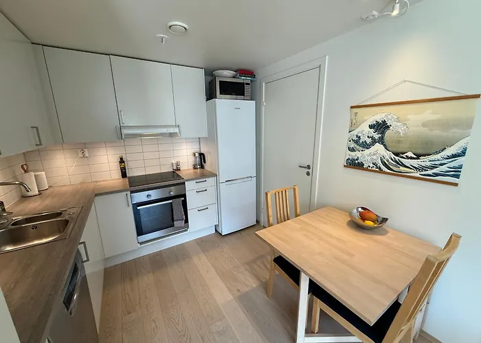 Modern & Cozy Near Center *